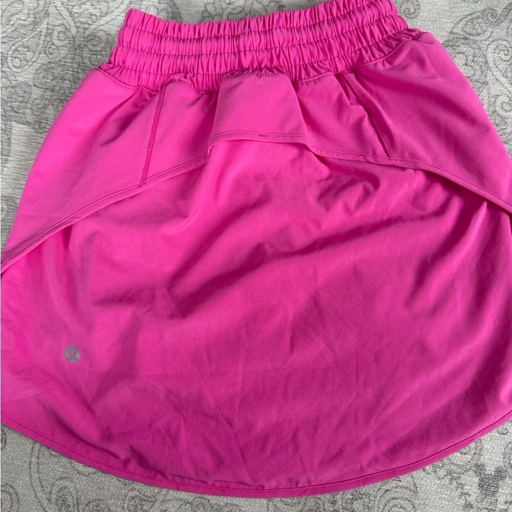 Lululemon Women's Active Skort in Bright Pink